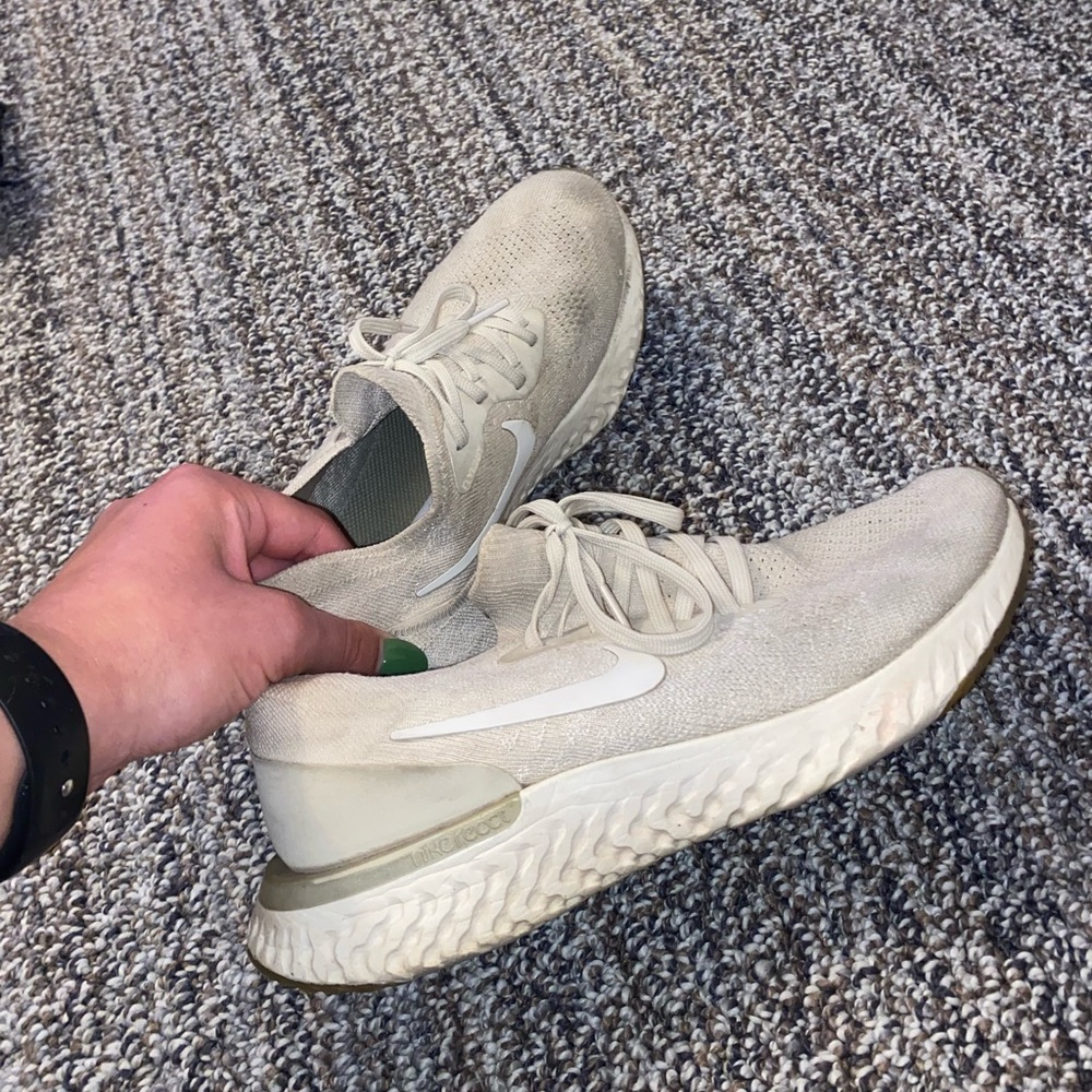 White cream Nike react